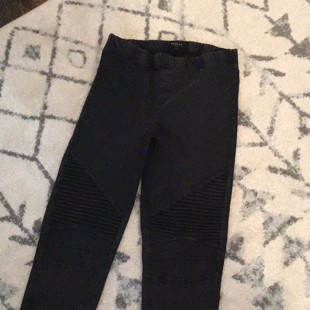 Stretchy pants, nice embellishments